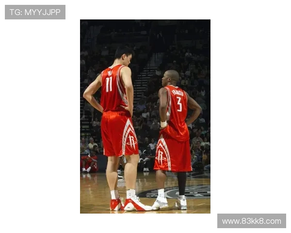 姚明在NBA赛场上的经典比赛录像回顾与分析